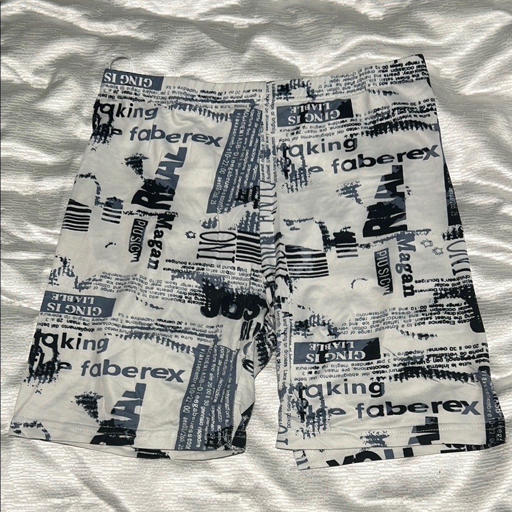 SHEIN Newsprint Bikershorts